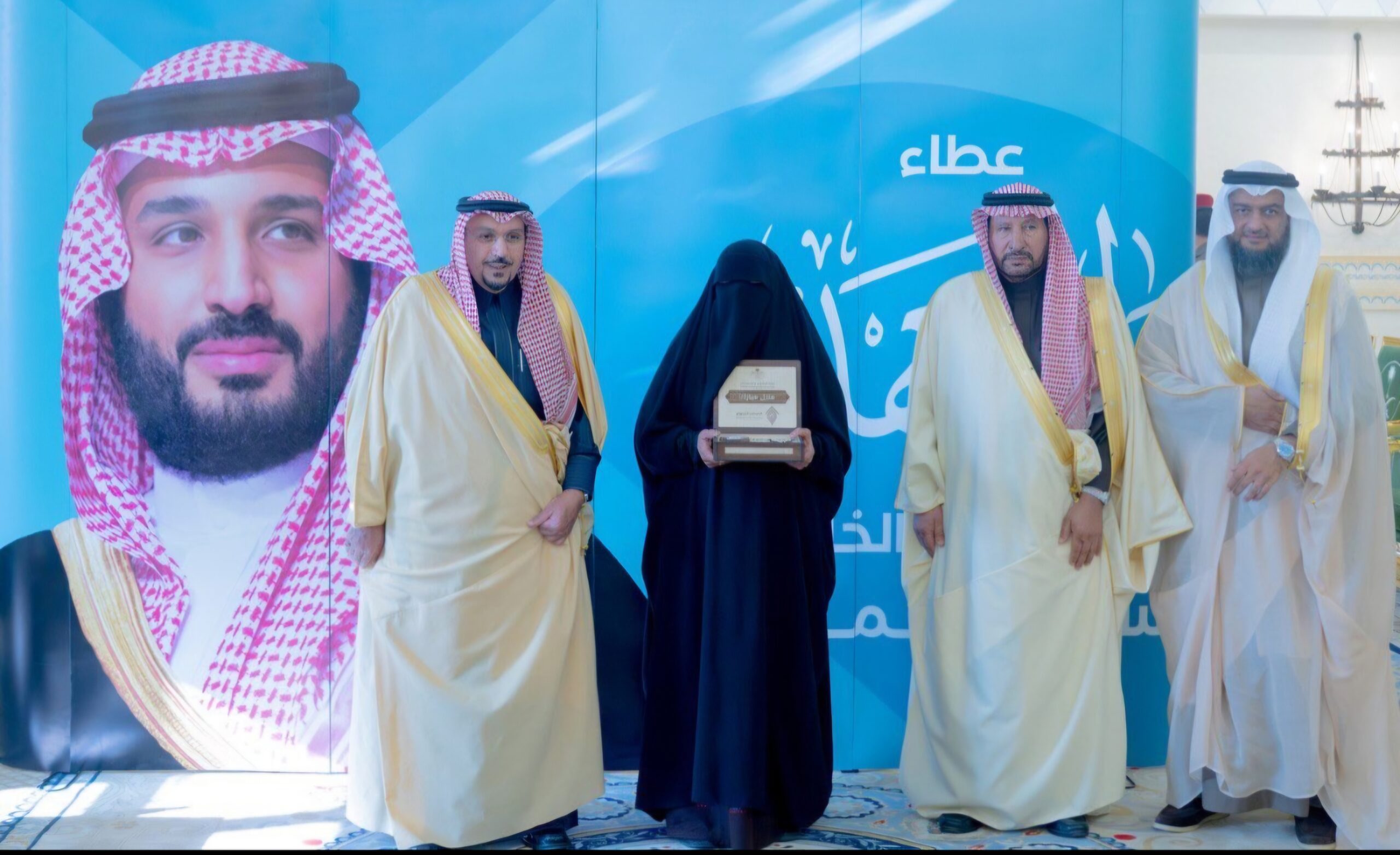 سمو أمير منطقة القصيم يسلم وثائق تملّك الوحدات السكنية للمستفيدين من ...