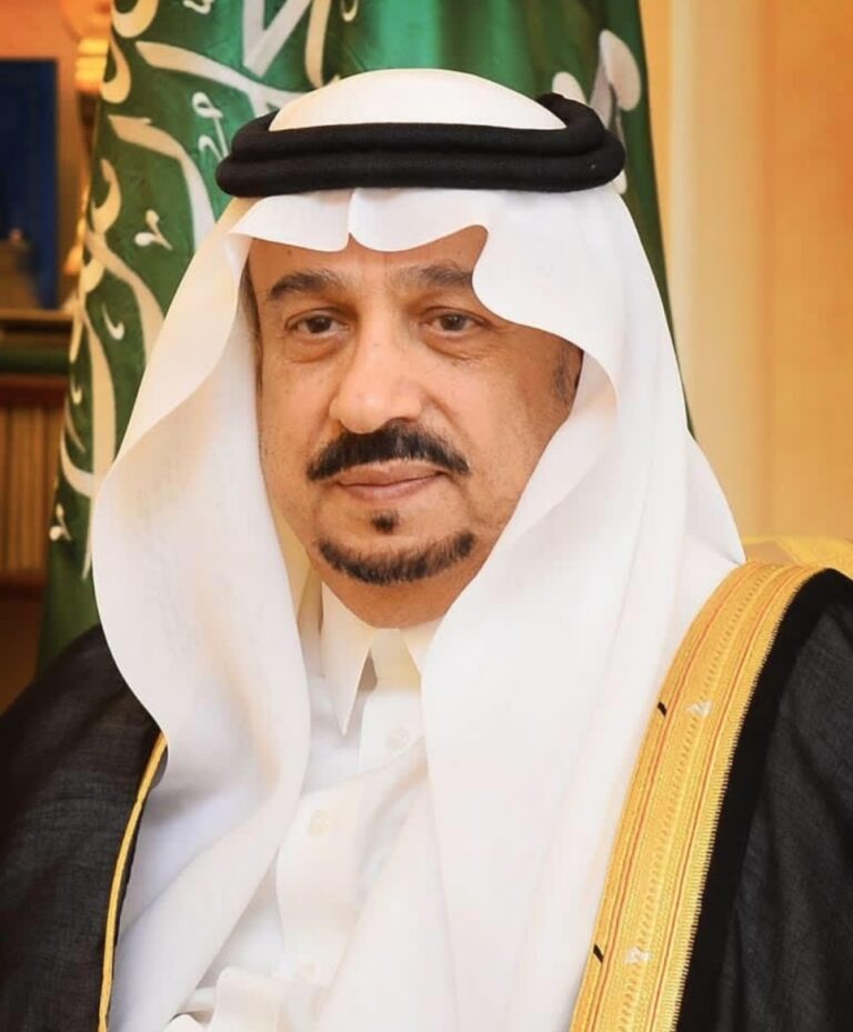سمو أمير منطقة الرياض يعزي في وفاة سعد الوعلان – رحمه الله –