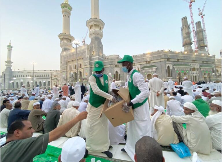 العناية بالحرمين تعلن بدء استقبال طلبات تصاريح إفطار الصائمين لشهر رمضان